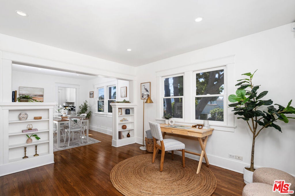2411 3rd Street L, Santa Monica CA 90405