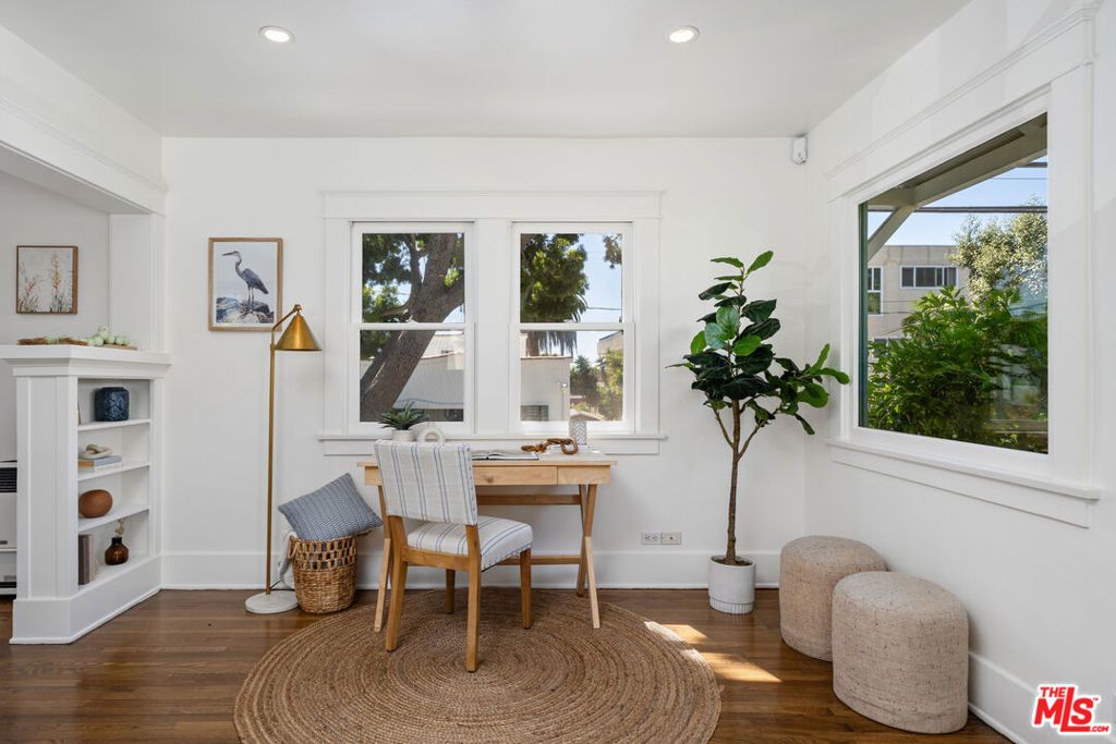 Photo of 2411 3rd Street #L, Santa Monica, CA 90405 (MLS # 26671947)