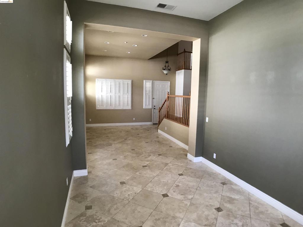 GARINRANCH - Residential Lease