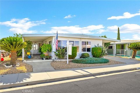 Photo of 1735 San Marcos Dr, Hemet, CA 92545 (MLS # SW26031671)