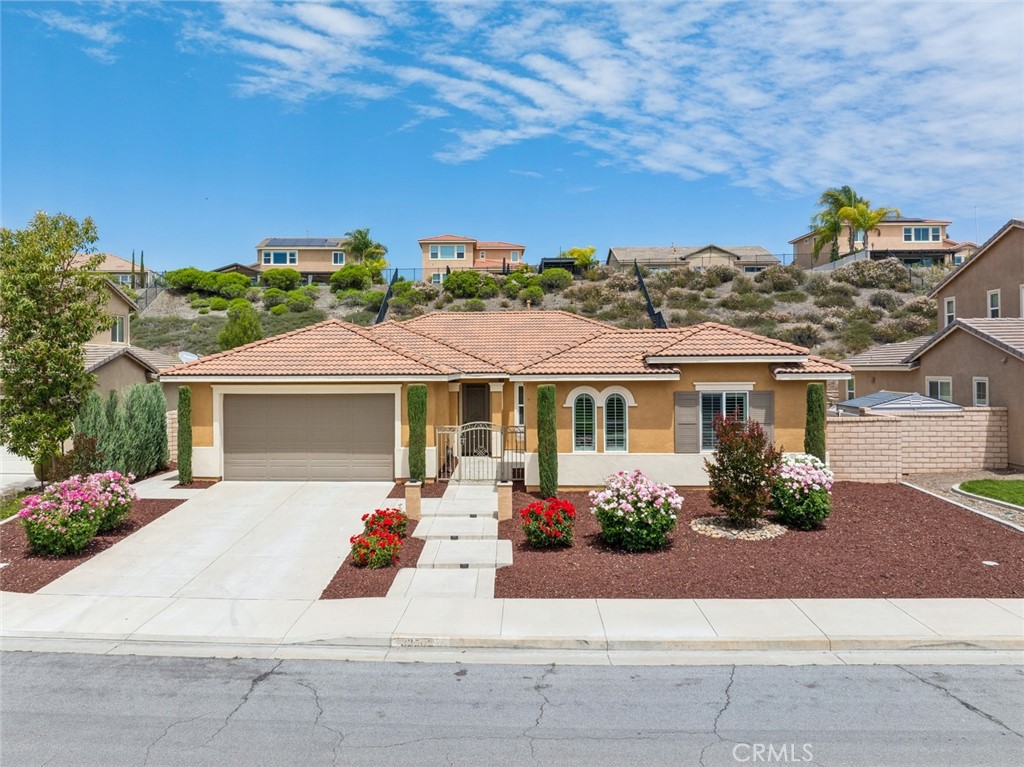 32502 Cherokee Rose Street