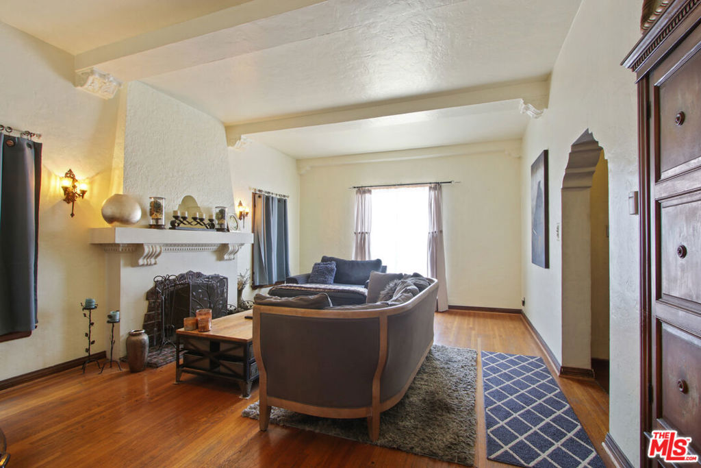 1248 W 82nd Street