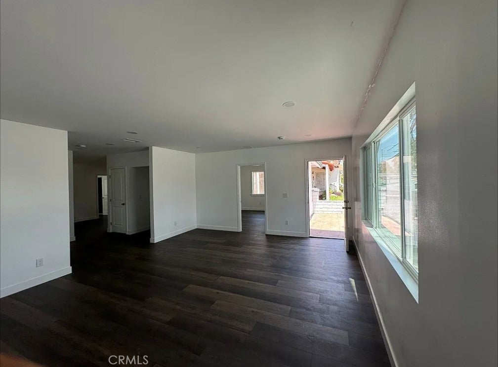 1161 N La Cadena