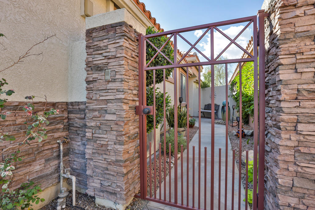 42725 Turqueries Avenue