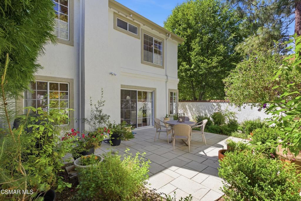 984 Cedarcliff Court