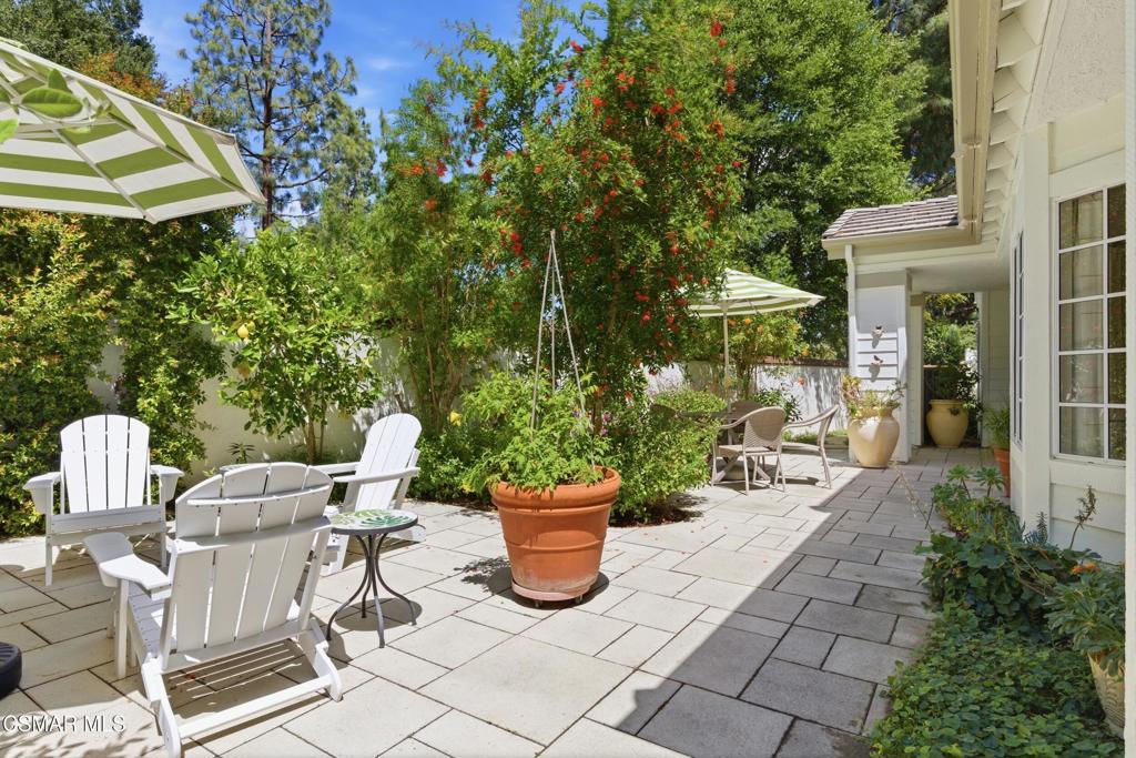 984 Cedarcliff Court