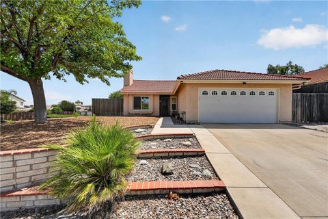 Photo of 25219 Ridgeplume DR, Murrieta, CA 92563 (MLS # PW26195497)