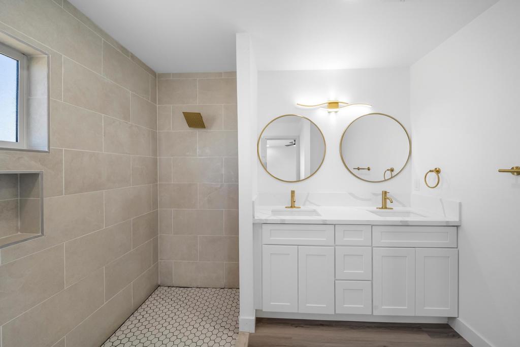 Vista Del Mar - Residential