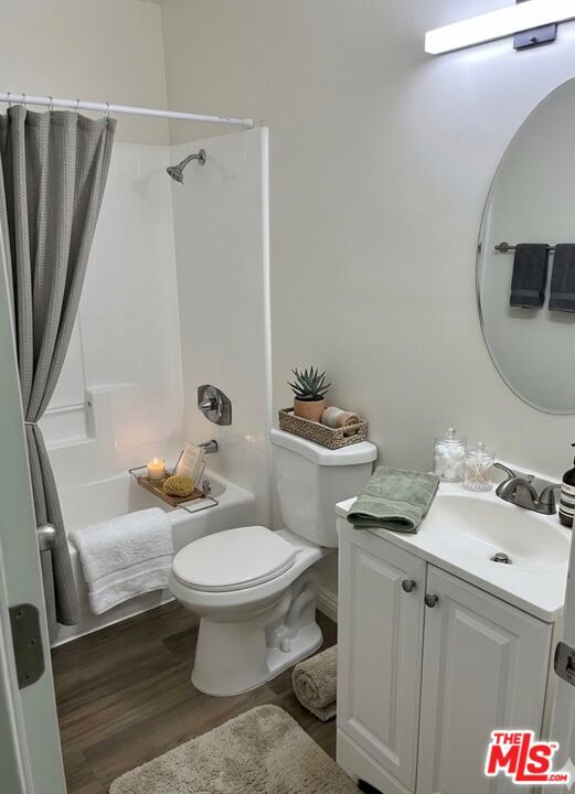 8649 Sunland Boulevard 21