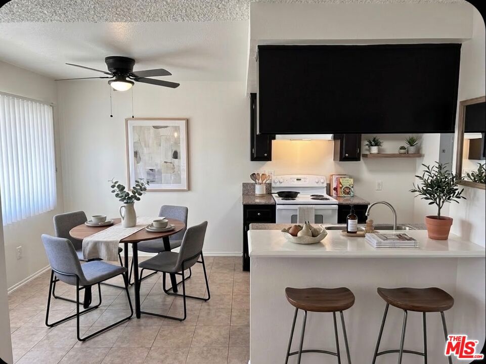 8649 Sunland Boulevard 21