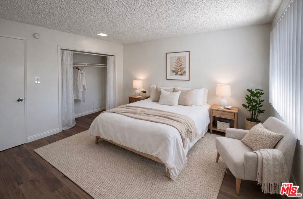 8649 Sunland Boulevard 21