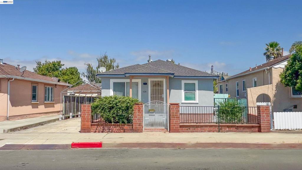 428 W Broadmoor Blvd