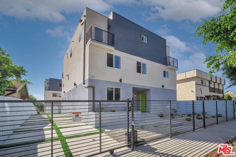 Photo of 227 N Park View Street, Los Angeles, CA 90026 (MLS # 26991395)