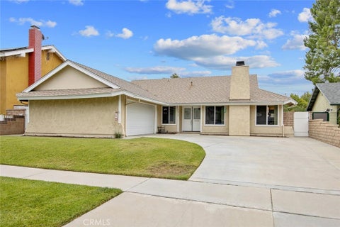 Photo of 20862 Alaminos DR, Saugus, CA 91350 (MLS # SR26128097)