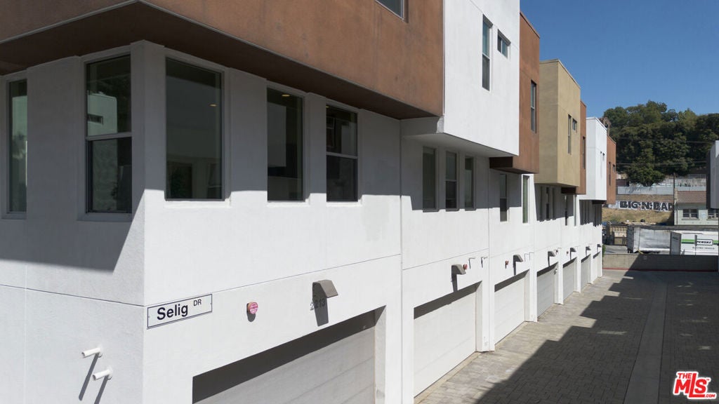 2213 Selig Drive