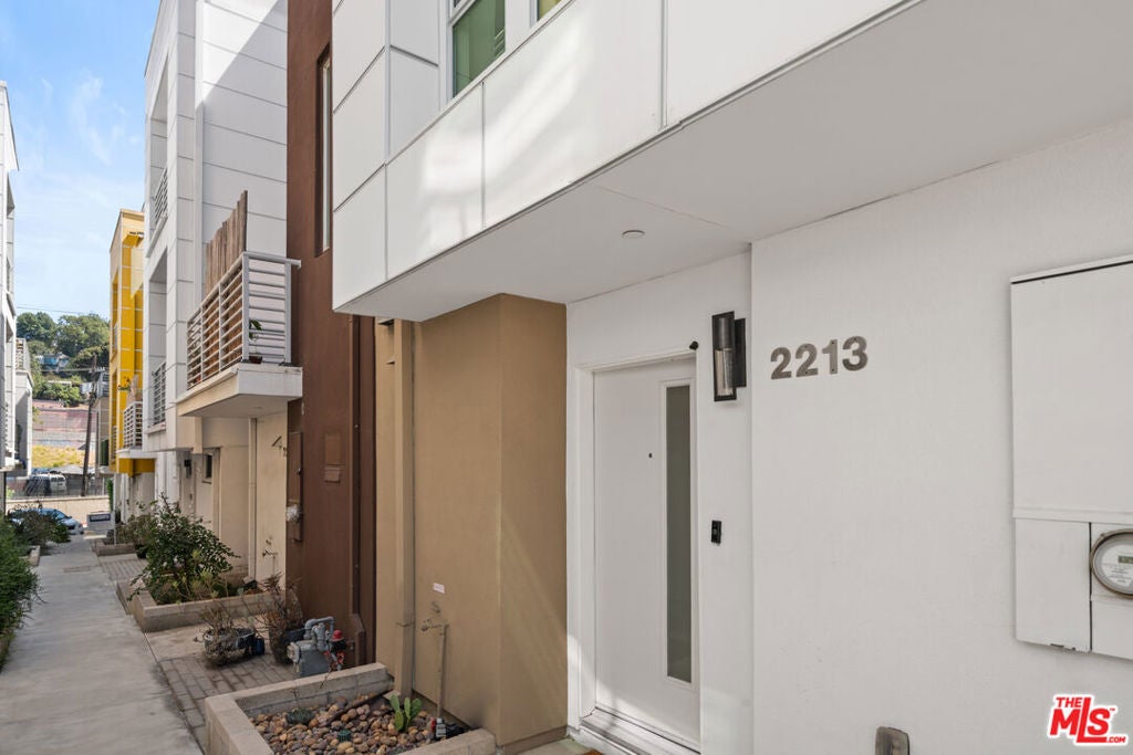 2213 Selig Drive