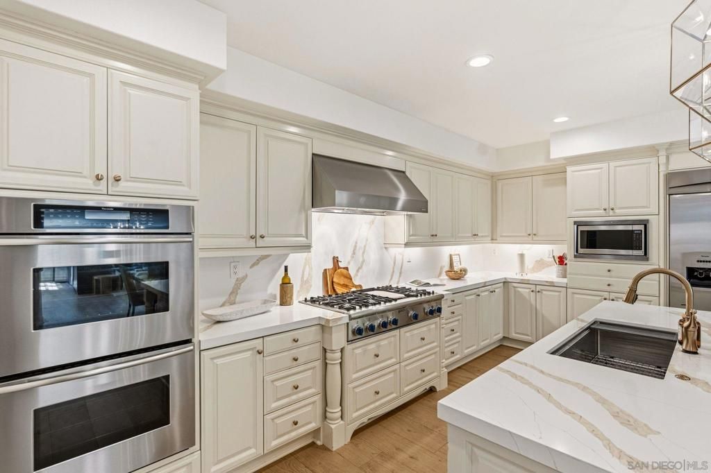 Photo of 3228 Sitio Montecillo, Carlsbad, CA 92009 (MLS # 260008908SD)