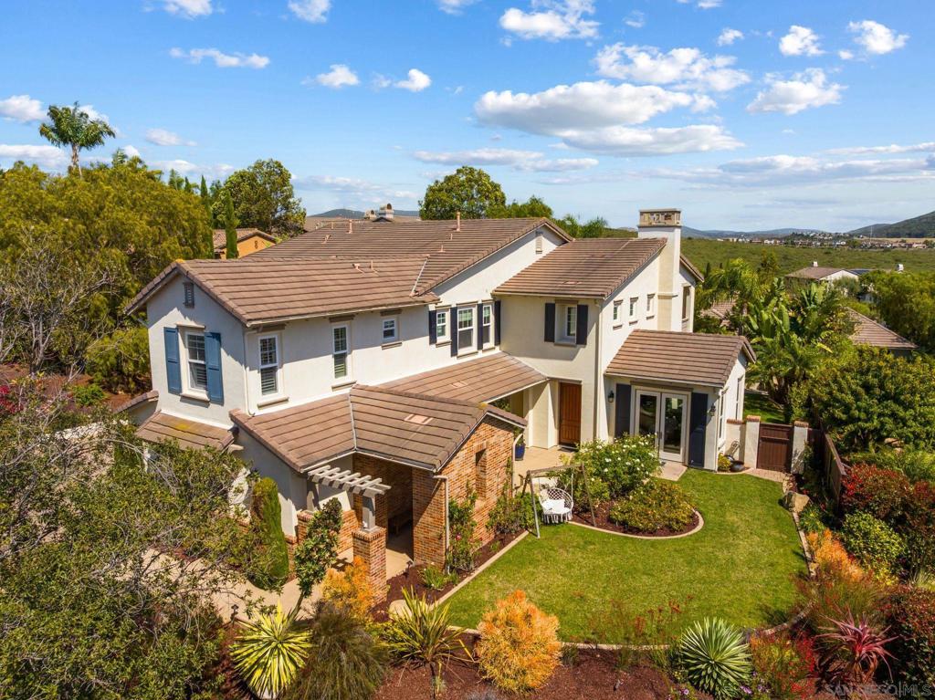 3228 Sitio Montecillo