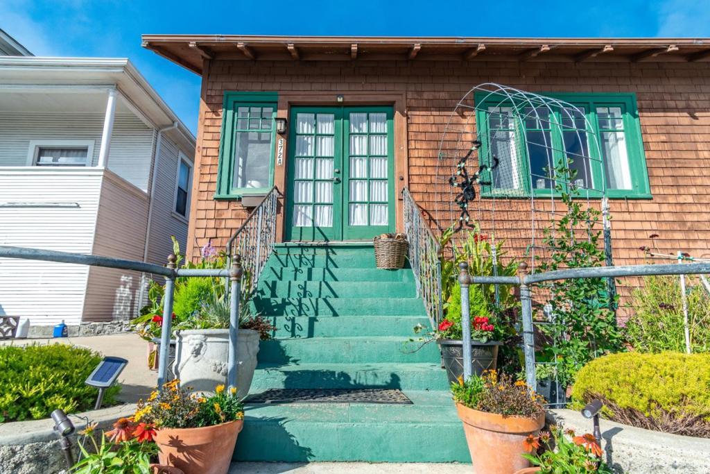 372 Monroe Street