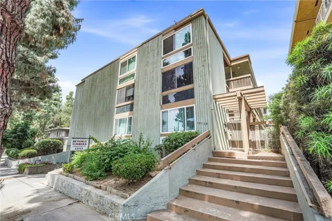 MLS: OC26079085