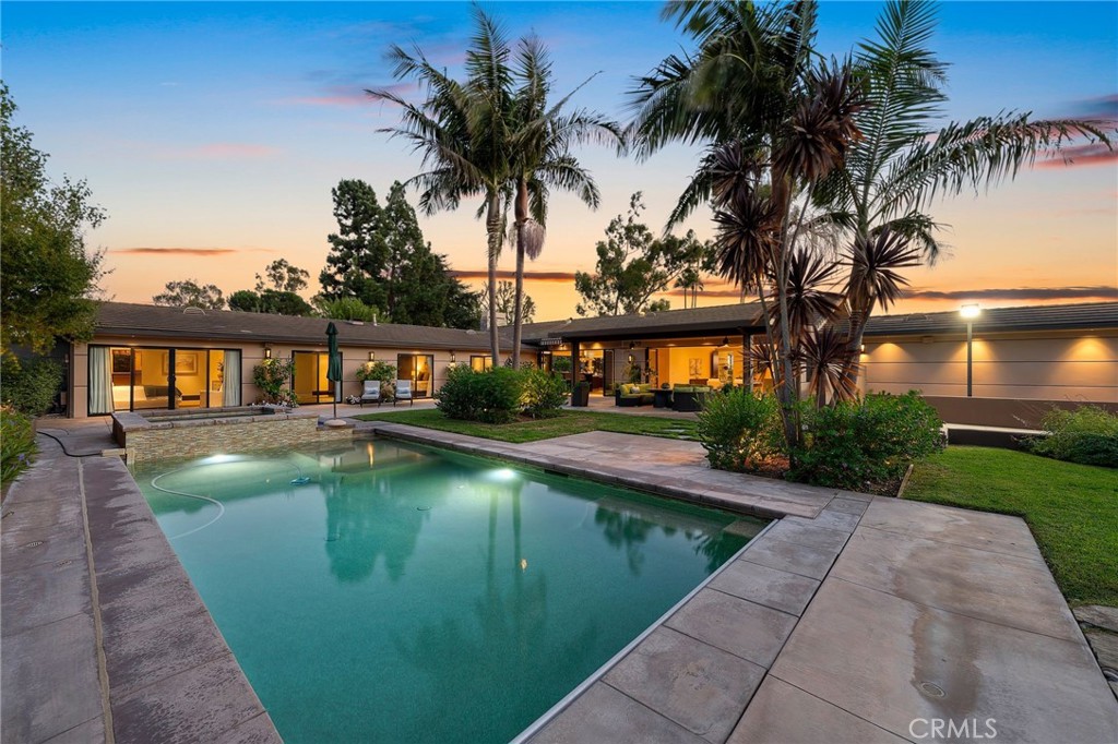 1 Crestwind Drive
