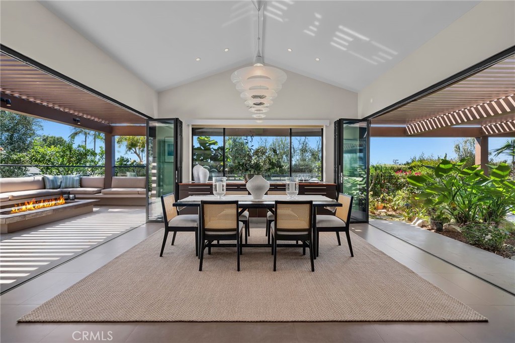 1 Crestwind Drive
