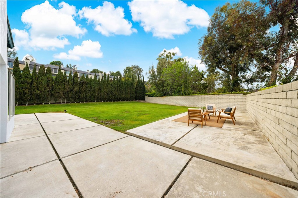 25501 Goldenspring Drive