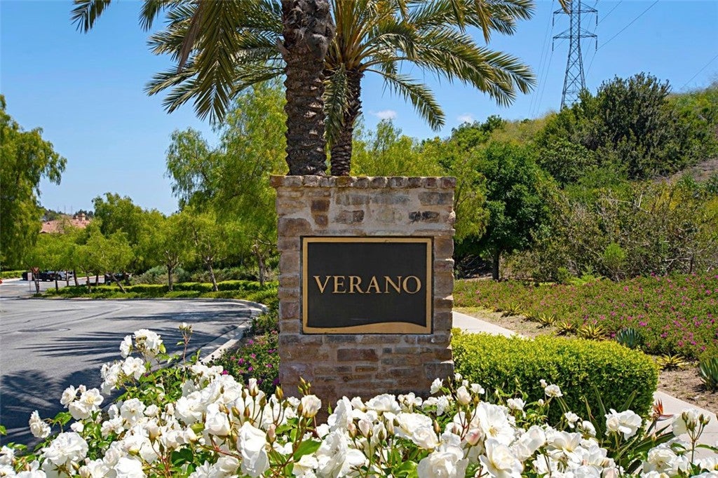 44 Via Villena