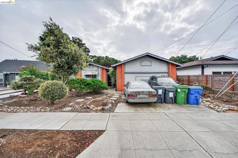 Photo of 3216 Belmont Way Way, Alameda, CA 94502 (MLS # 41129404)