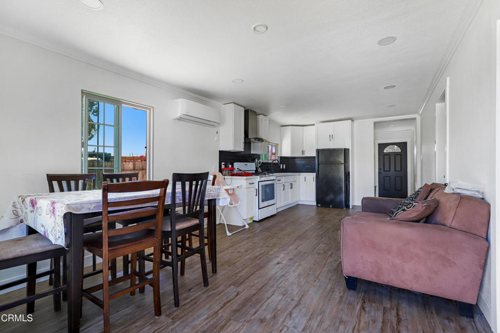 154 E Santa Maria Street