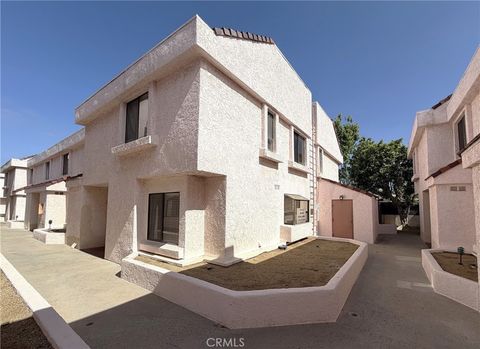 Photo of 9906 Owensmouth Ave #12, Chatsworth, CA 91311 (MLS # RS26063858)