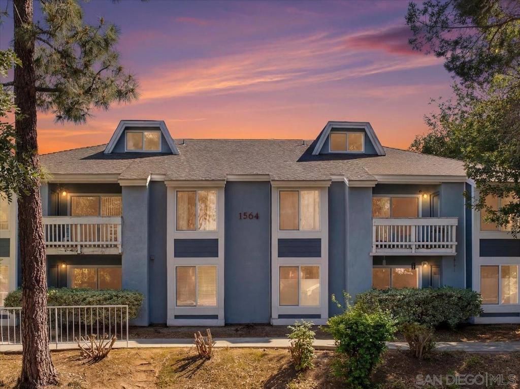 Photo of 1564 Tanglewood Ln. Ln #18, Escondido, CA 92029 (MLS # 260006269SD)