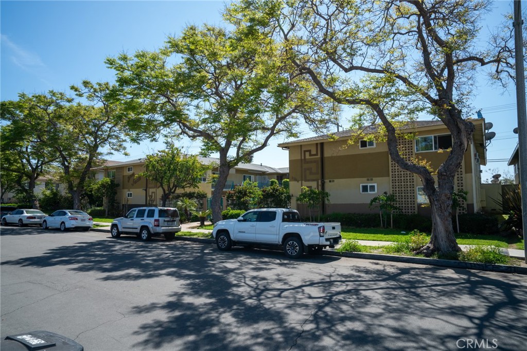 1764 1768 W Juno Avenue