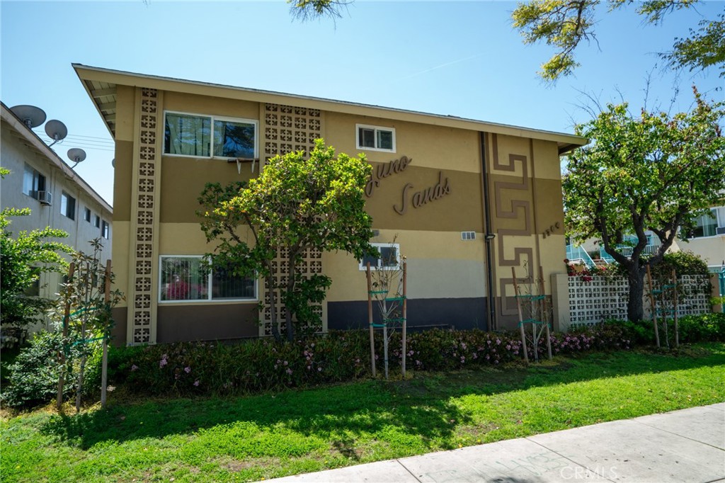 1764 1768 W Juno Avenue