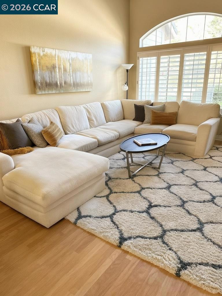 202 Promenade Ln