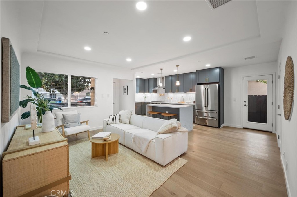 14328 Emelita Street