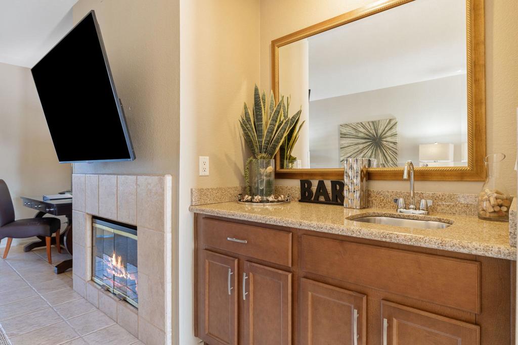 Desert Breezes - Residential