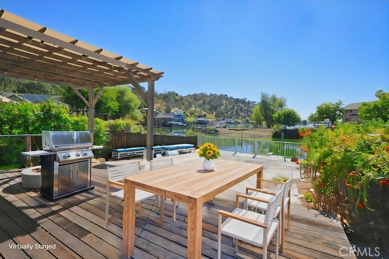 12953 Lakeshore