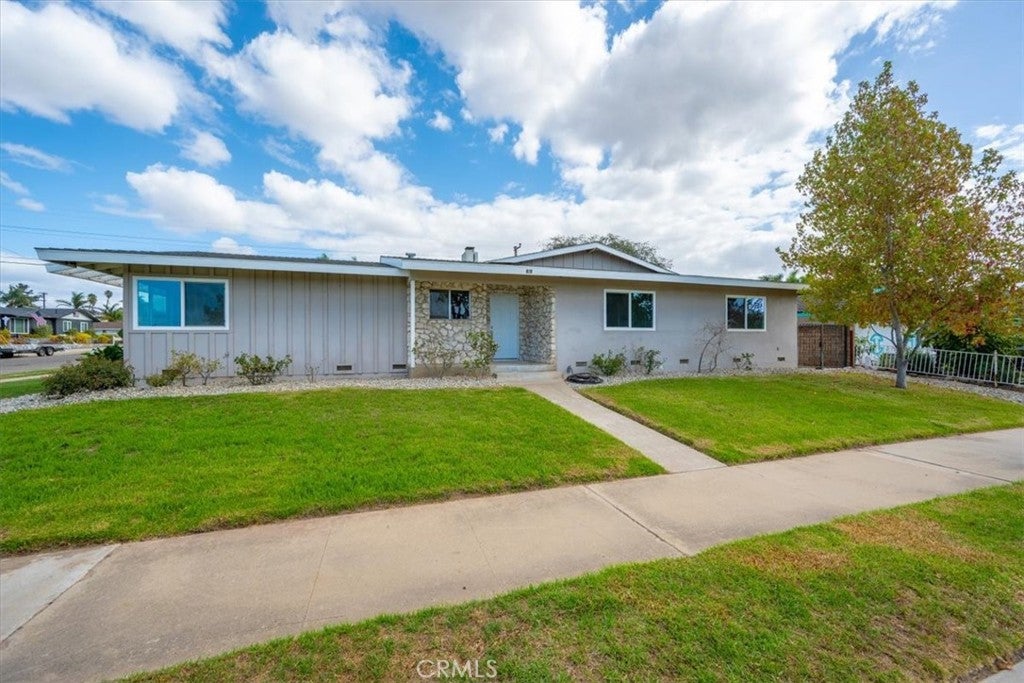 898 Comanche Avenue