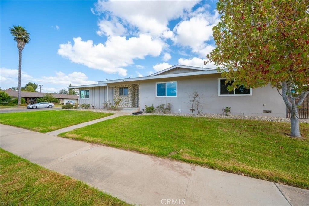 898 Comanche Avenue