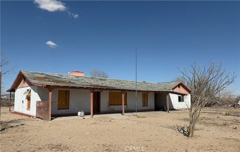 Photo of 45334 Yermo Rd Rd, Newberry Springs, CA 92365 (MLS # HD25232297)