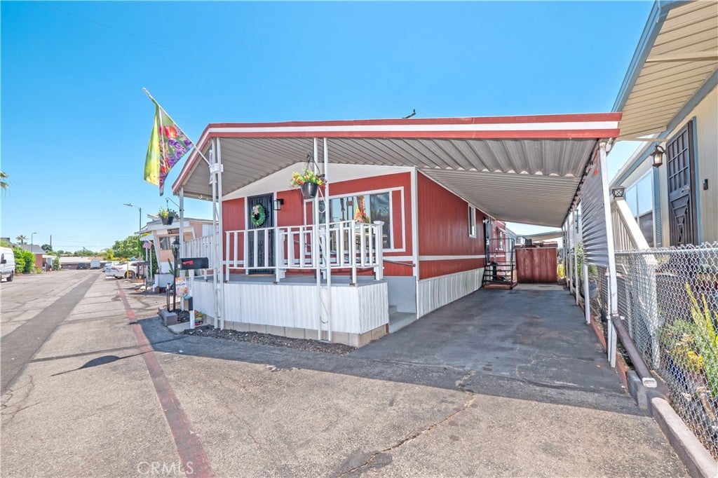 1045 N Azusa 79