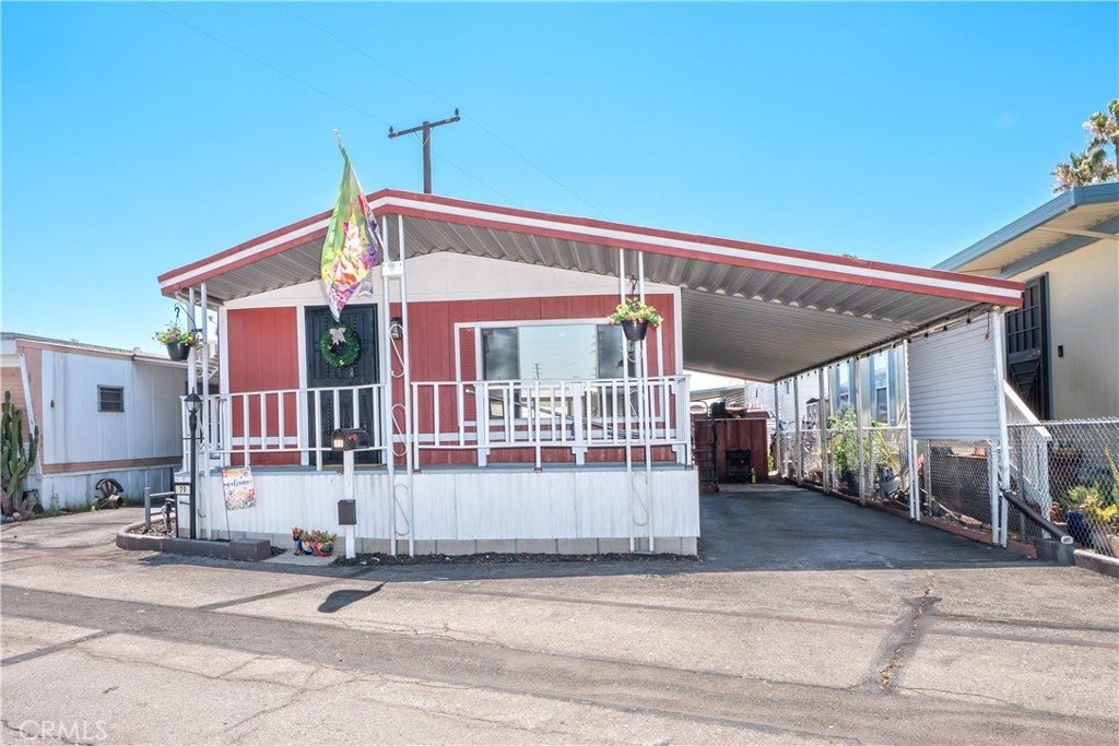 1045 N Azusa 79