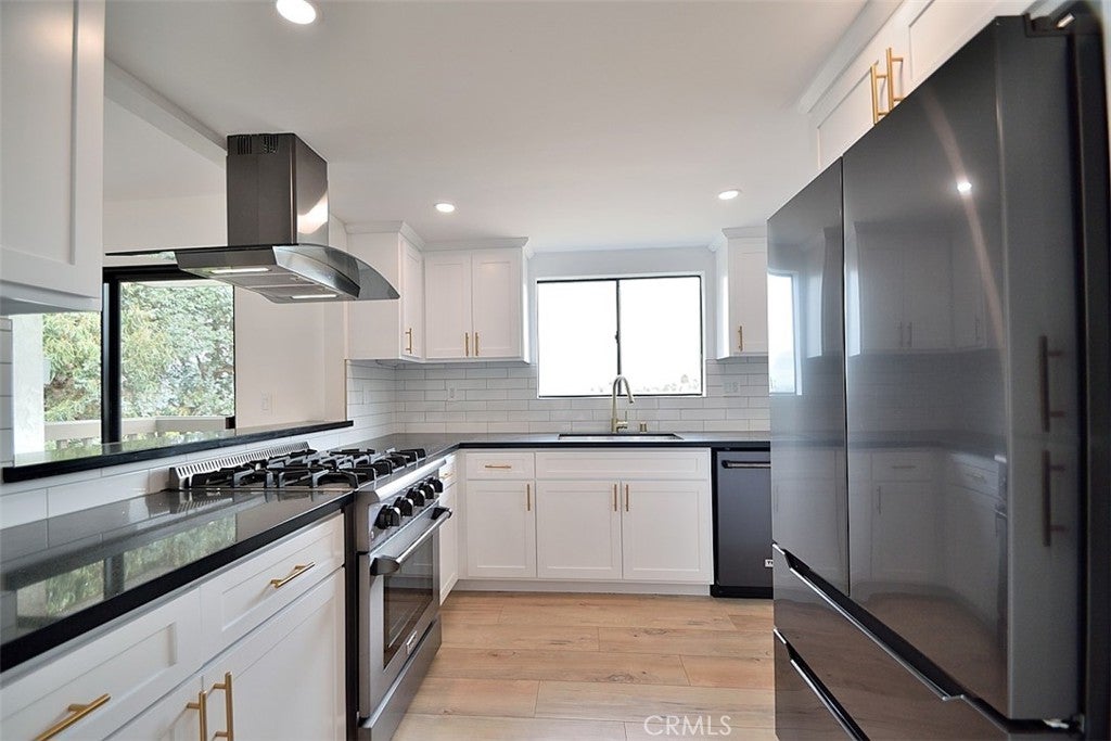 1447 Manhattan Beach Boulevard E