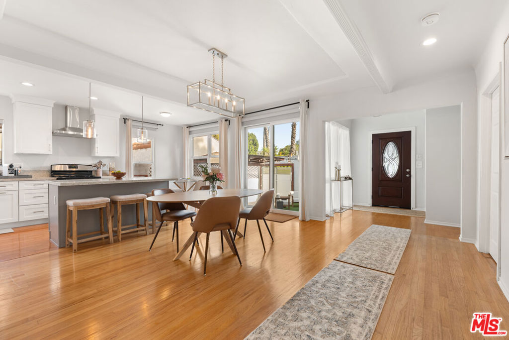 311 N Doheny Drive