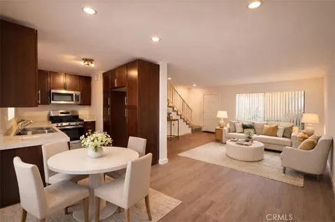 MLS: SR26087978
