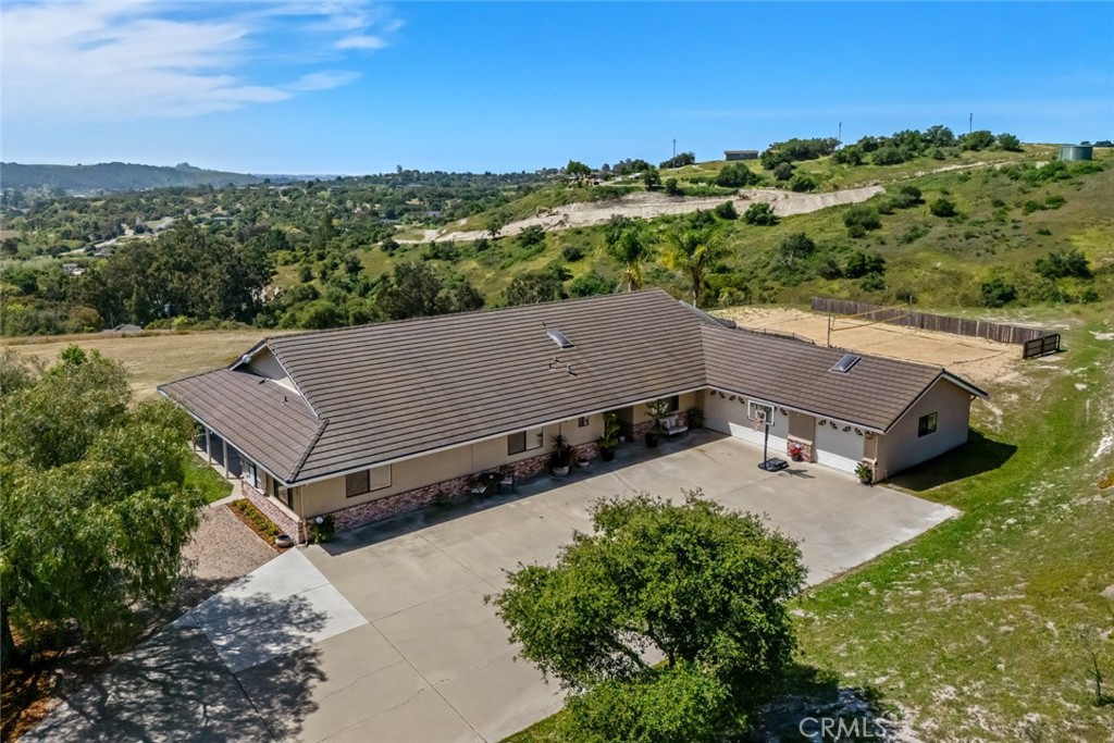 225 Pioneer Cir