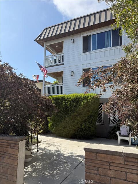 Photo of 75 18th St, Hermosa Beach, CA 90254 (MLS # SB26170782)