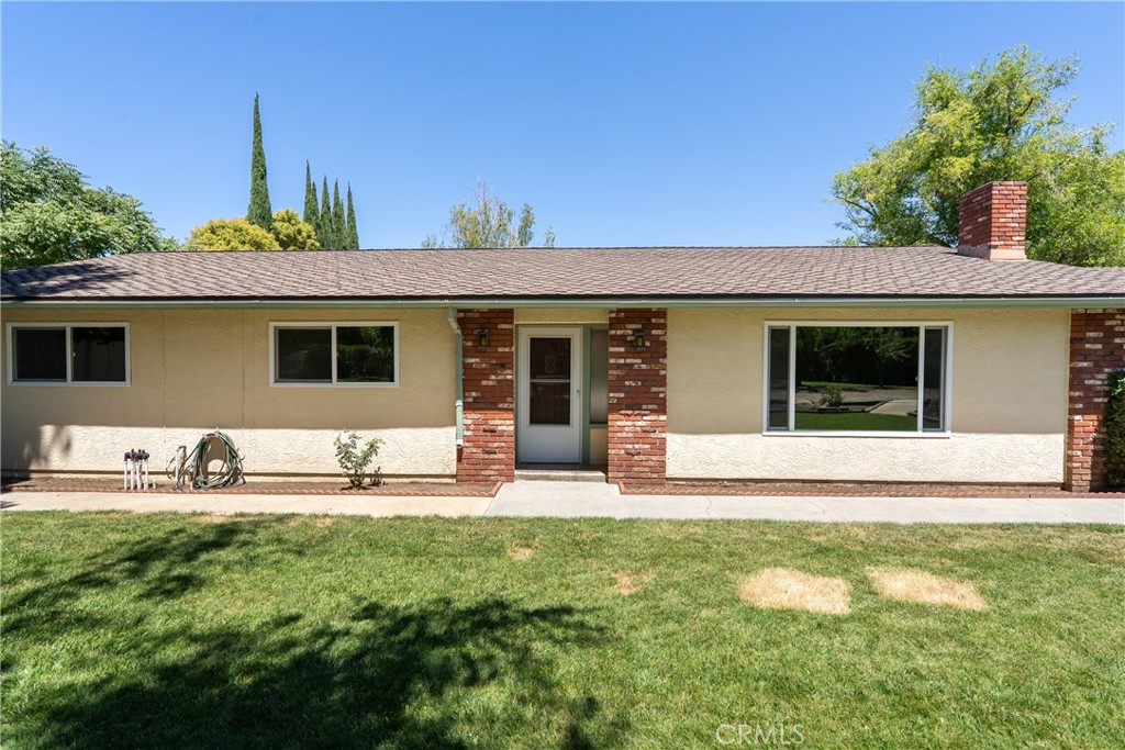 8960 Azucena Avenue