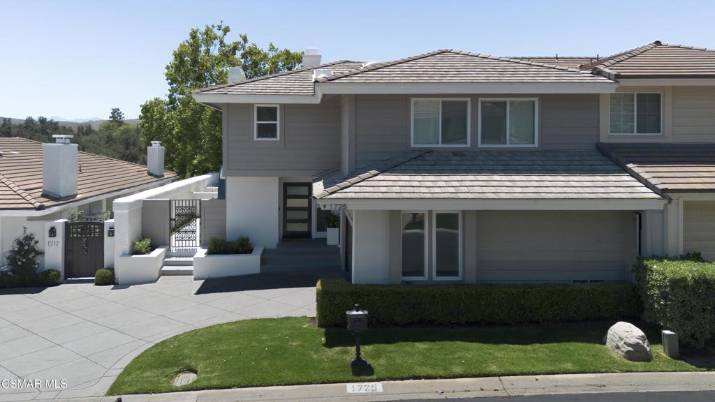 1725 Royal Saint George Drive